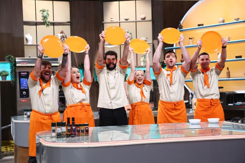 Victorie pentru echipa portocalie în ediția de ieri Chefi la cuțite. Battle-ul 13 aduce, însă, momente grele pentru Chef Richard: ”Riscă să nu-și poată conduce echipa” 18953960
