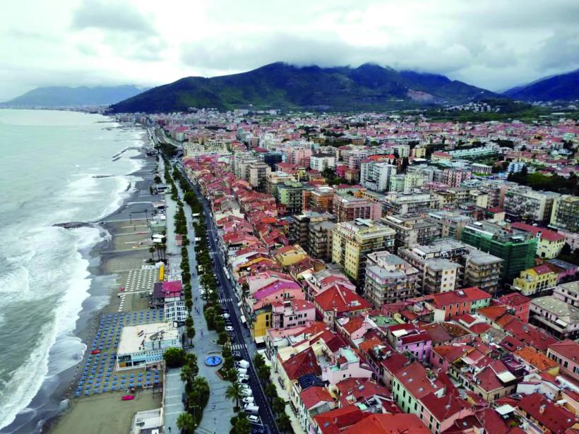 Coasta de Azur, la prețuri pentru turiștii români 18954017