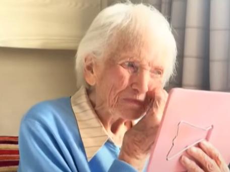 La 103 ani, o bunicuță a devenit regina TikTok-ului cu lecțiile de beauty