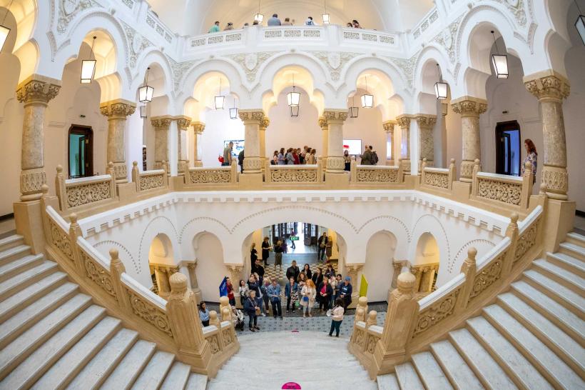 Tururi ghidate, expoziții și muzică live, la „Primăria deschisă”, în Noaptea Europeană a Muzeelor  18953878