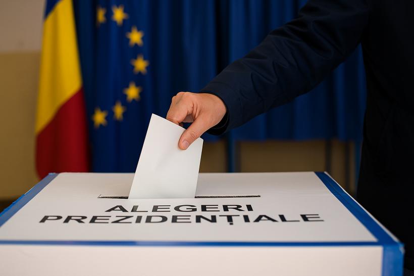 Bătălia finală: Românii își aleg astăzi președintele pentru următorii 5 ani. Numărul alegătorilor din primul tur, depășit în turul doi. Până la ora 20:00 au votat 11,2 milioane de alegători  18954376