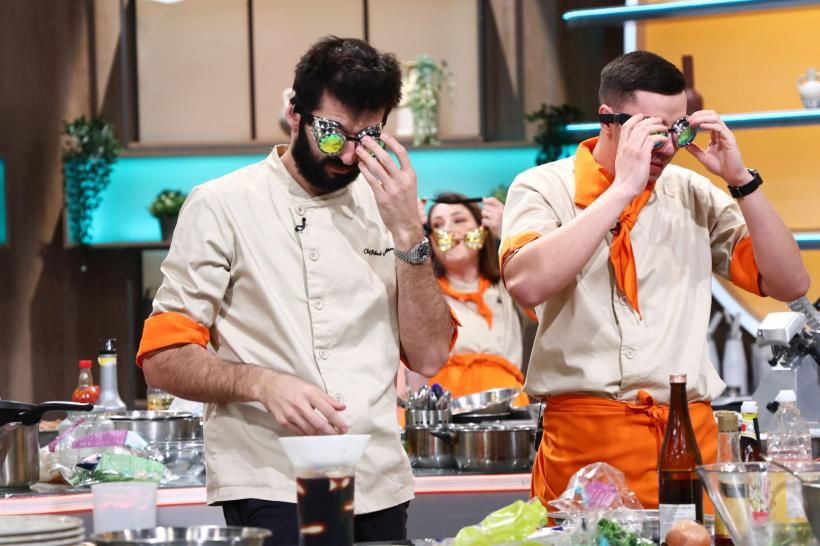 Chef Richard și Chef Sautner se duelează-n amulete, la battle-ul de diseară: Ochelarii speciali aduc confuzie în bucătăria Chefi la cuțite 18954536