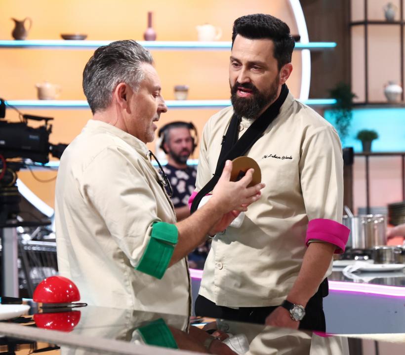 Chef Richard și Chef Sautner se duelează-n amulete, la battle-ul de diseară: Ochelarii speciali aduc confuzie în bucătăria Chefi la cuțite 18954539
