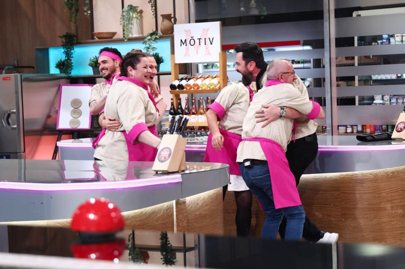 Echipa lui Chef Orlando, învingătoare în battle-ul Chefi la cuțite de ieri. Provocarea acestei seri: meniu regal, gătit în sunetul de alarmă al amuletelor 18954718