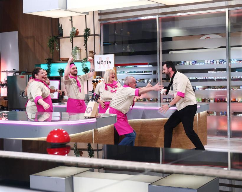 Echipa lui Chef Orlando, învingătoare în battle-ul Chefi la cuțite de ieri. Provocarea acestei seri: meniu regal, gătit în sunetul de alarmă al amuletelor 18954721