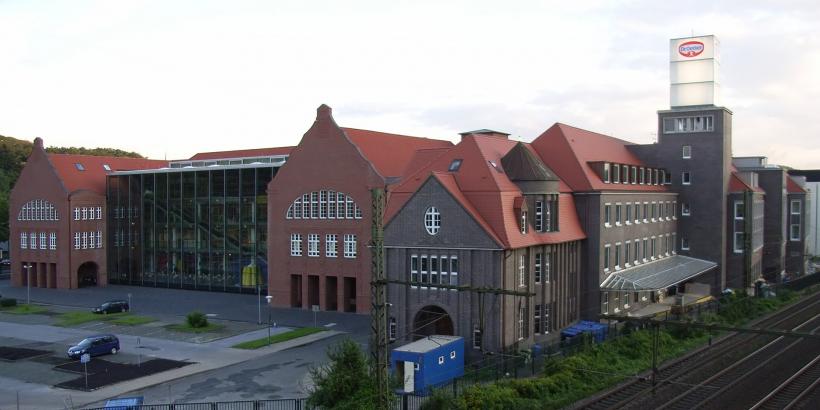 Miliardarii naziști - Dr. Oetker, dinastia budincilor 18954769