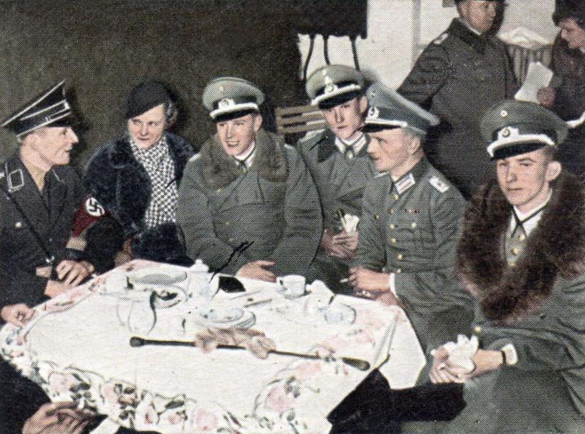 Miliardarii naziști - Dr. Oetker, dinastia budincilor 18954772