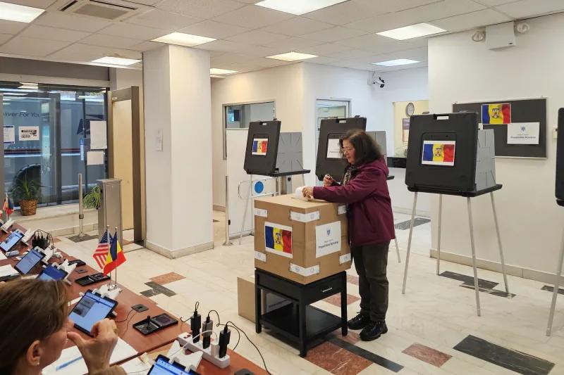 Românii din America n-au uitat de România 18955142