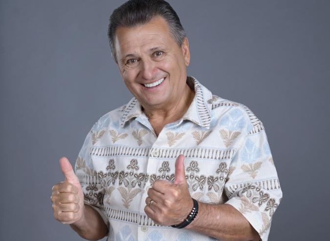 Din 2 iunie, de luni până miercuri, de la 20.30, la Antena 1, Nea Mărin a colectat peste 20 de praștii în timpul filmărilor pentru Poftiți pe la noi