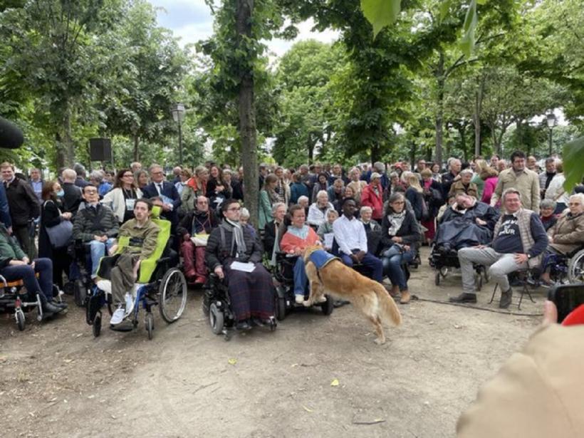 Protest la Paris față de pericolele legii privind moartea asistată