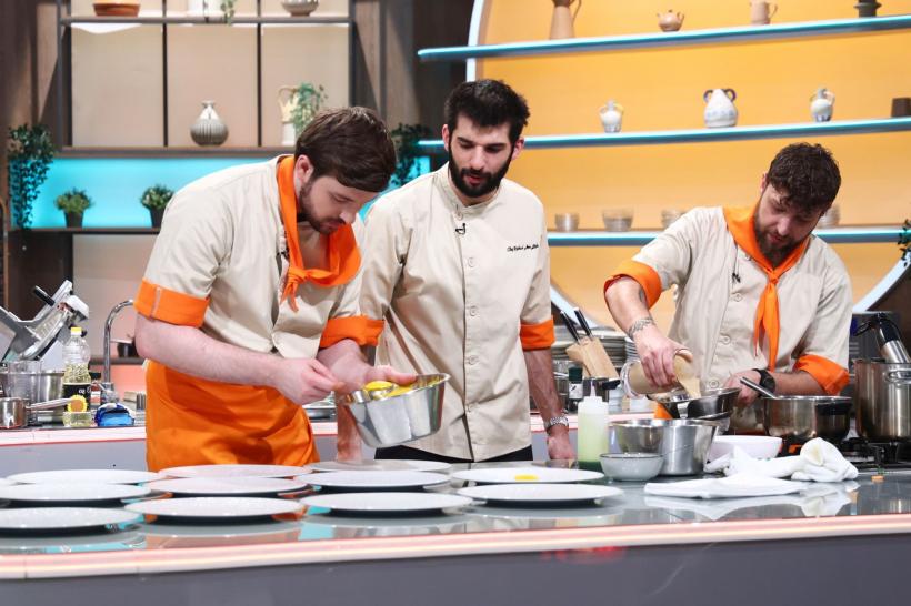 Diseară, de la 20:30: ediția de foc Chefi la cuțite în care sunt nominalizați semifinaliștii. Ultimul battle al sezonului 15 decide care echipă intră integral în Semifinală 18955654