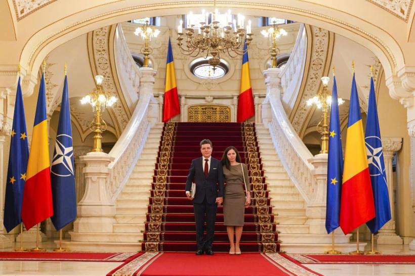 Familia lui Nicușor Dan participă la ceremonia de învestire la Palatul Cotroceni