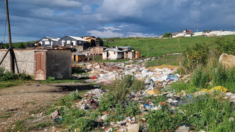 Ultima stație din Europa: Pata Rât sau cum trăiesc 4.000 de oameni cu gunoiul în picioare și șobolanii la nas 18955502