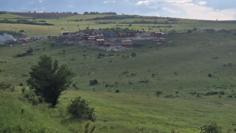 Ultima stație din Europa: Pata Rât sau cum trăiesc 4.000 de oameni cu gunoiul în picioare și șobolanii la nas 18955503