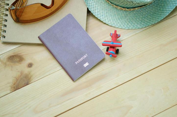 Călătorii de ultim moment: cum le finanțezi fără să-ți afecteze bugetul