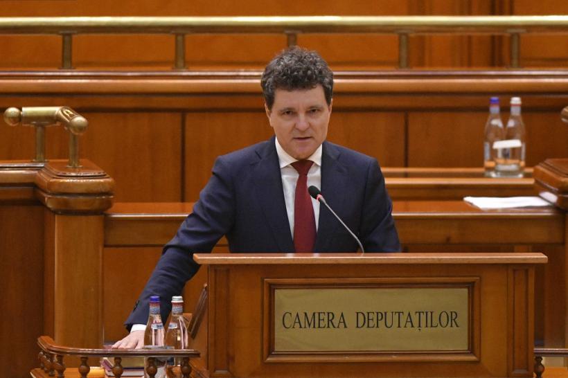 Prima zi cu Nicușor Dan: Își începe mandatul cerând „curățenie generală”. Se profilează un nou „președinte-jucător”