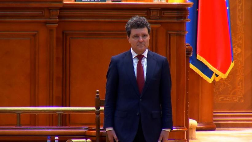 Românii au ales Antena 1 la depunerea jurământului și preluarea mandatului de către președintele Nicușor Dan. Ediția Specială Observator, lider de audiență 18955869