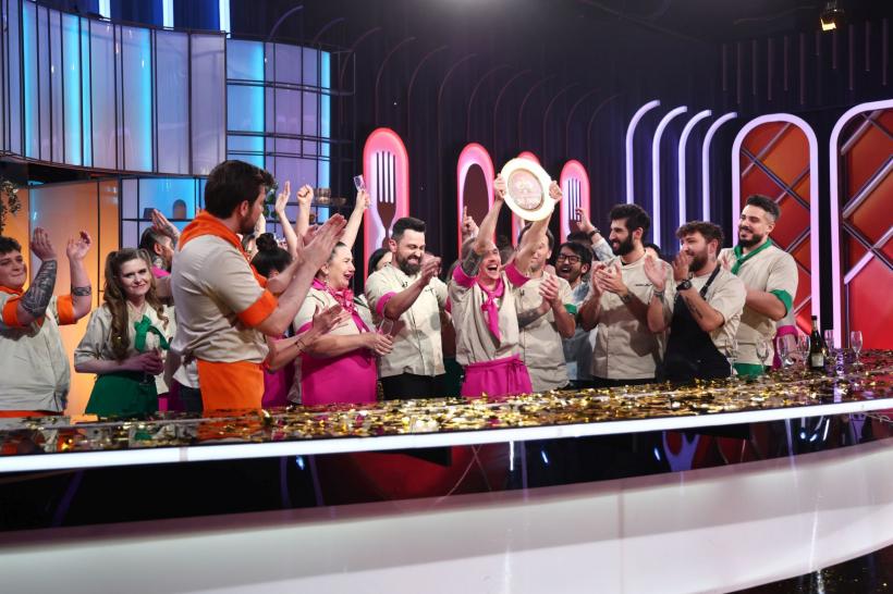 Claudiu Gherguț, cuțitul de aur al lui Chef Orlando Zaharia, a câștigat sezonul 15 Chefi la cuțite. Finala show-ului culinar, lider detașat de audiență 18956262