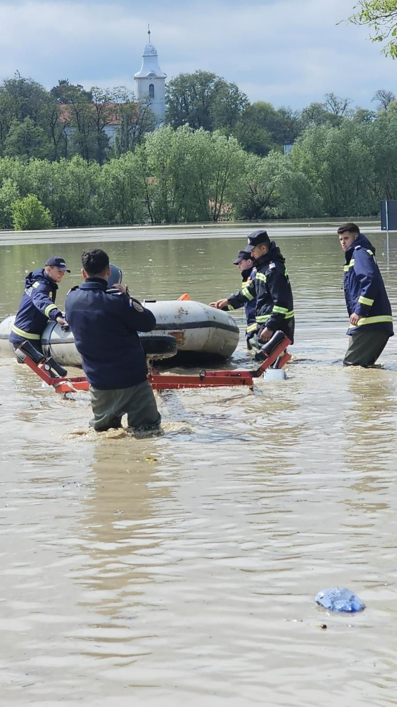 Cod roşu de inundaţii pe râuri din Moldova şi Transilvania, până vineri la prânz 18956273
