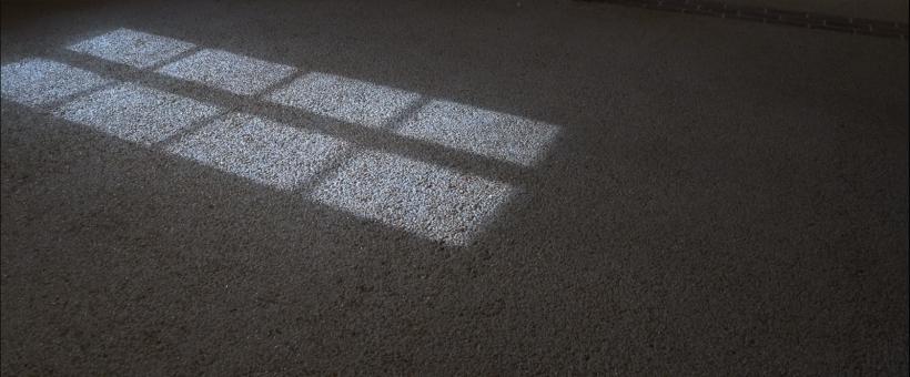 Instalația audio-video Light That Never Quite Returns the Same, semnată de Andreea Cristina Borțun, a avut prima prezentare publică 18956210