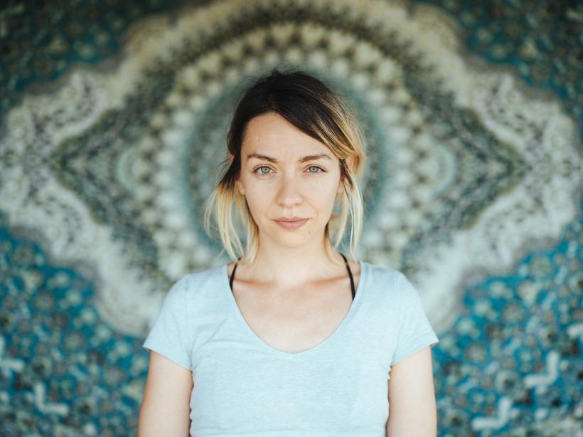 Instalația audio-video Light That Never Quite Returns the Same, semnată de Andreea Cristina Borțun, a avut prima prezentare publică