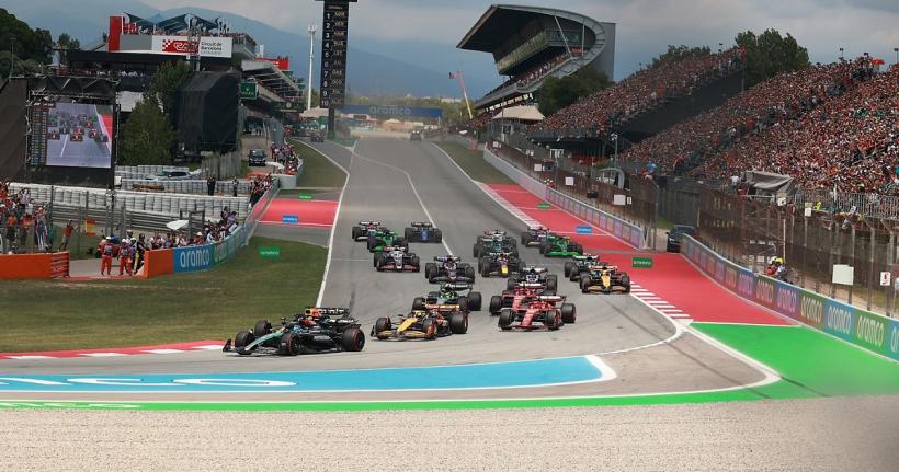 Marele Premiu de Formula 1 al Spaniei se vede duminică, de la 16.00, la Antena 1 şi pe AntenaPLAY  Ana Bodea şi Valentin Butnaru trăiesc live experiența Formula 1 18956510