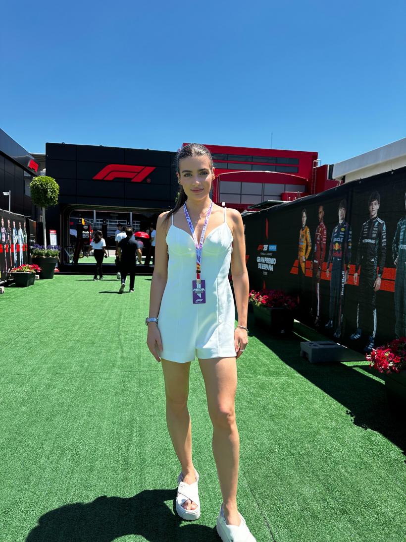 Marele Premiu de Formula 1 al Spaniei se vede duminică, de la 16.00, la Antena 1 şi pe AntenaPLAY  Ana Bodea şi Valentin Butnaru trăiesc live experiența Formula 1 18956511