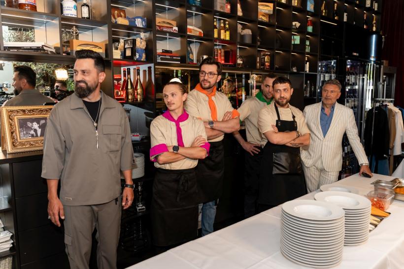 Vedetele au savurat în premieră preparatele dintr-o finală Chefi la cuțite: câștigătorul sezonului 15 și ceilalți trei finaliști au gătit live pentru invitații unui prânz special 18956495