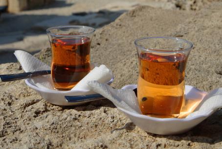 Secretul ceaiului turcesc: Cum îl prepari acasă după o rețetă originală