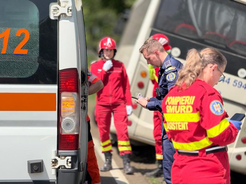 Planul Roșu activat la Botoșani: Un autocar cu persoane s-a răsturnat