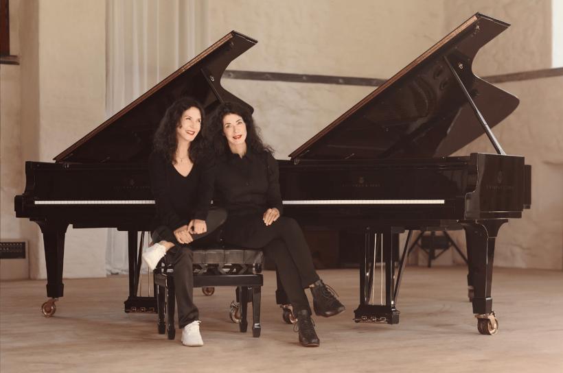 Concertul pentru două piane de Mozart în interpretarea legendarului duo pianistic Katia și Marielle Labèque, sub bagheta dirijorului Gabriel Bebeșelea, pe 5 și 6 iunie, la Ateneul Român 18957068
