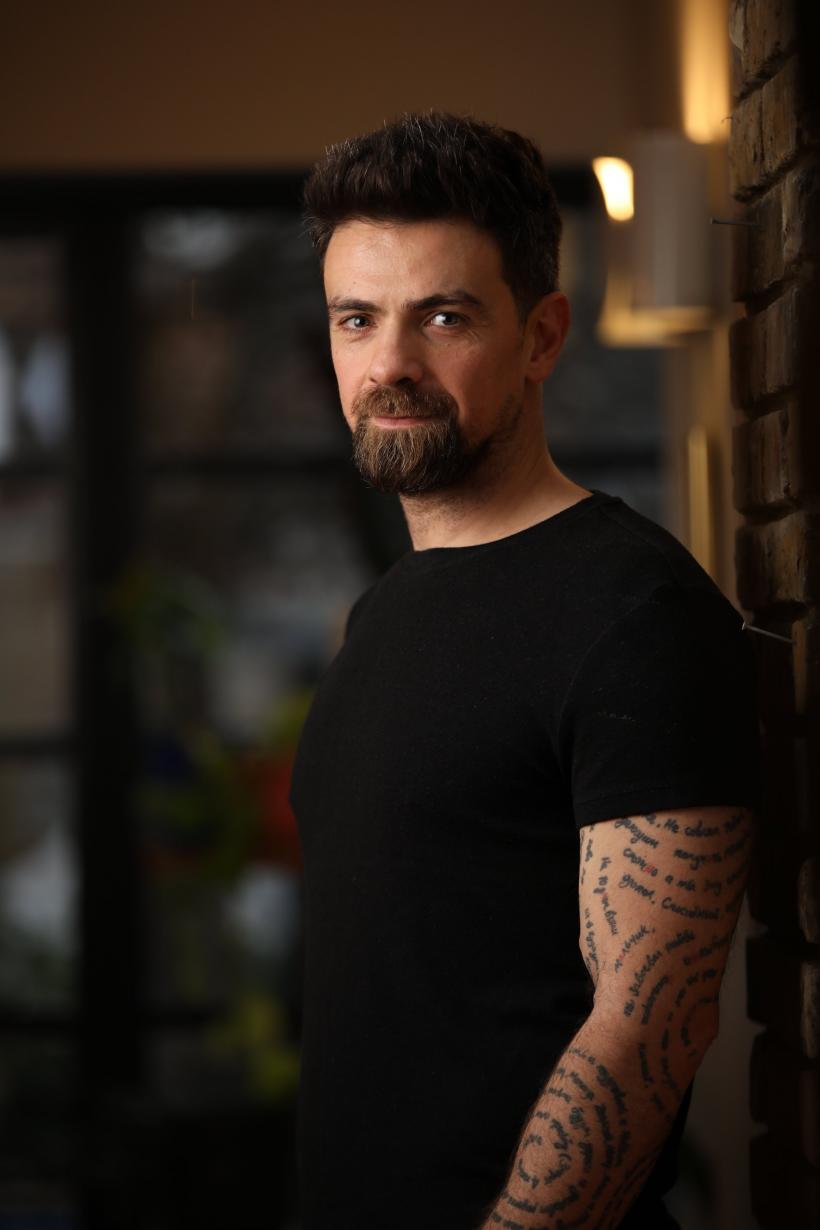 Cap în cap cu scriitorul Leo Vardiashvili: „Noi, ca specie, încă nu ne-am dumirit cum putem preveni (re)apariţia dictaturilor-buruieni!” 18957005