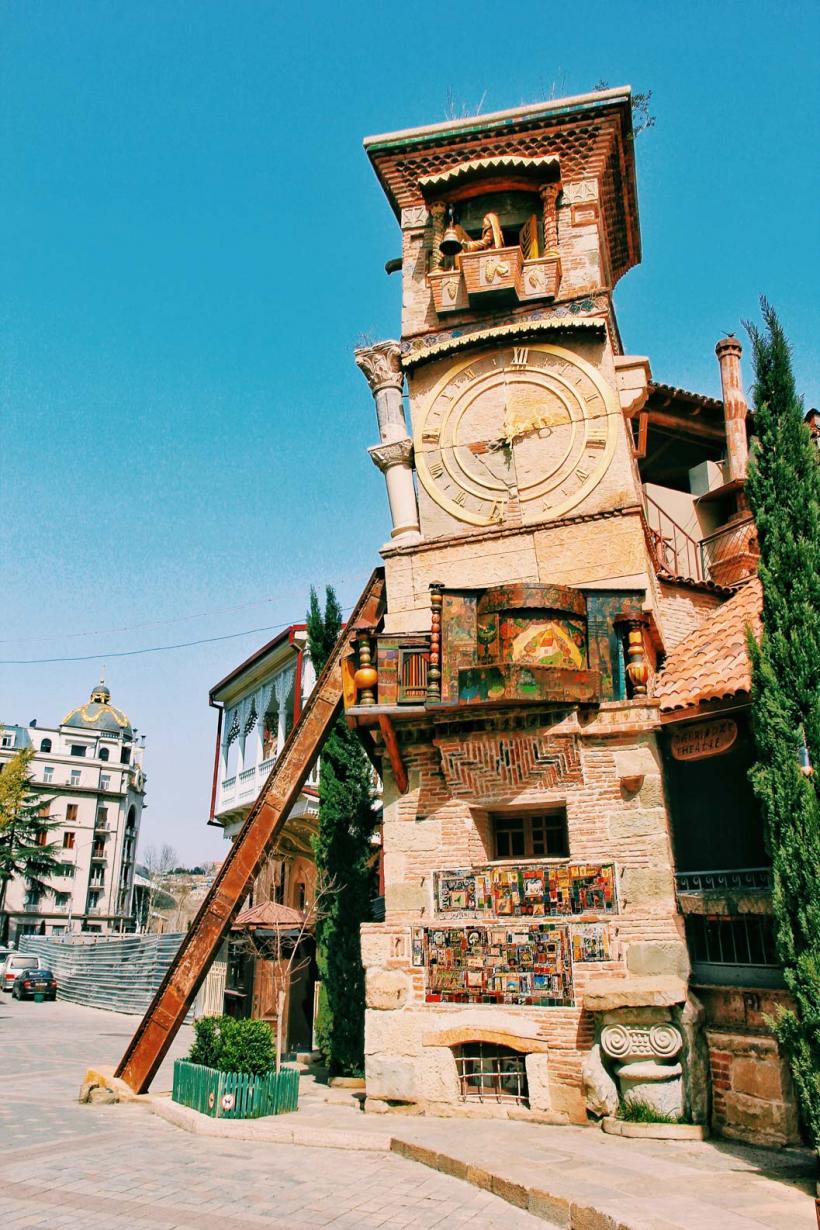 Cap în cap cu scriitorul Leo Vardiashvili: „Noi, ca specie, încă nu ne-am dumirit cum putem preveni (re)apariţia dictaturilor-buruieni!” 18957008