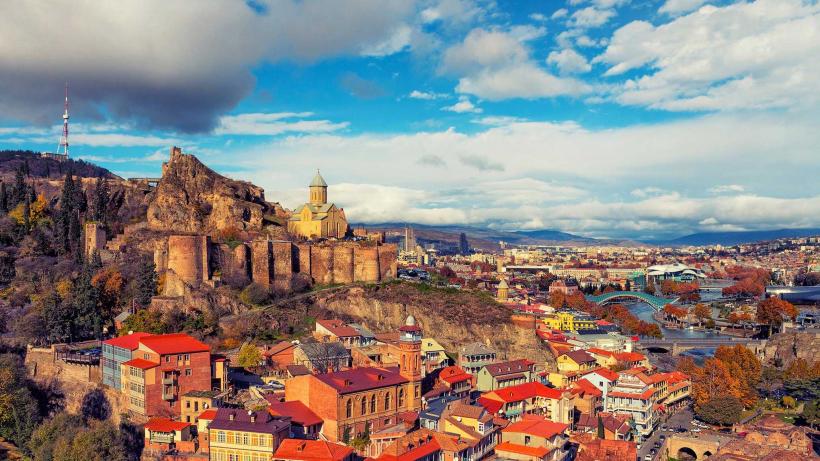 Cap în cap cu scriitorul Leo Vardiashvili: „Noi, ca specie, încă nu ne-am dumirit cum putem preveni (re)apariţia dictaturilor-buruieni!” 18957009