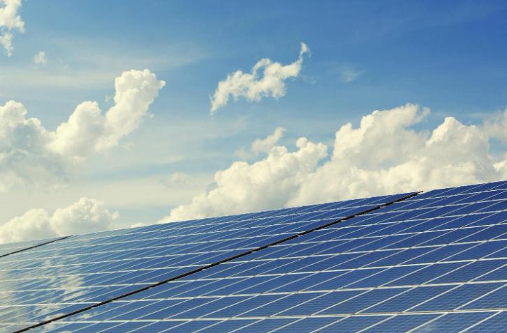 Totul pentru confort și eficiență energetică: Iată ce trebuie să știi înainte de a investi în panouri solare!