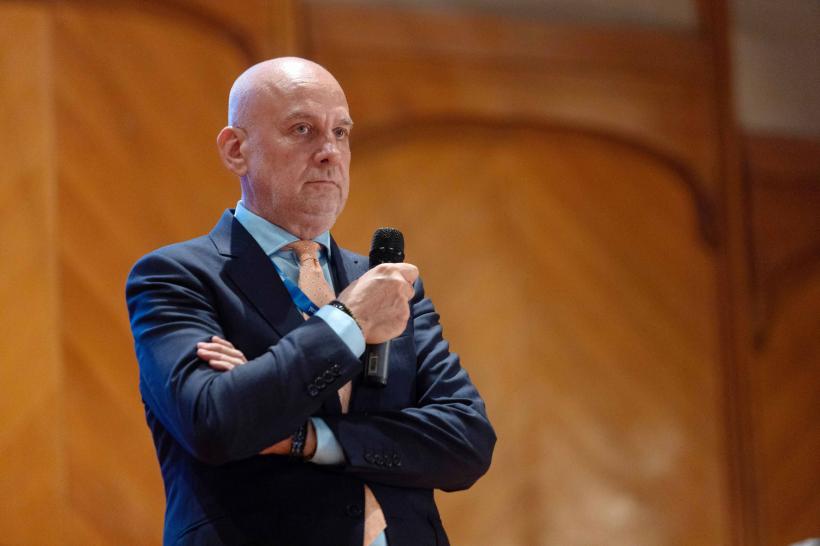 Se pregătește dezastrul perfect Concedieri combinate cu tăieri de venituri 18957173