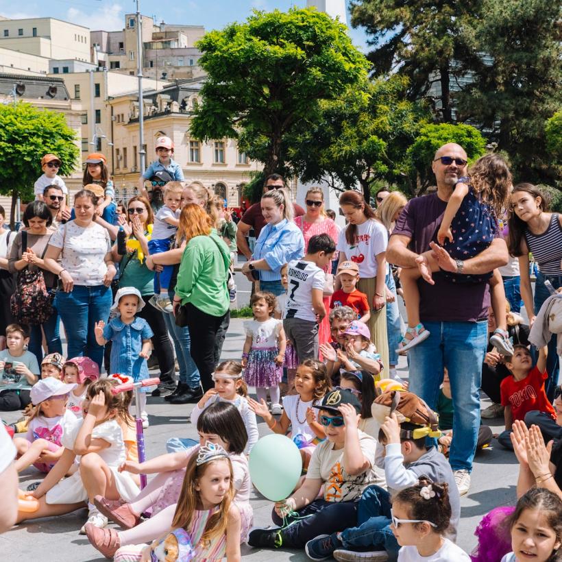 Weekendul #6 „Străzi deschise – București” aduce activări creative pe Dâmbovița, spectacole în aer liber  și evenimente pentru toate vârstele 18957458