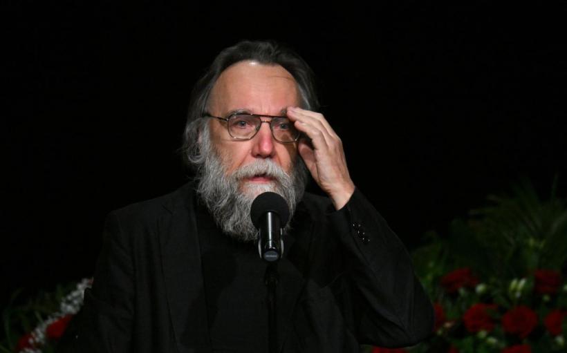 Tatăl lui Elon Musk va participa la un eveniment organizat de ideologul rus Alexander Dugin