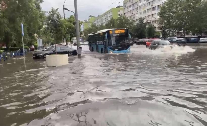 Ministrul Mediului: Ploaia de astăzi, din București, un fenomen istoric 18957843