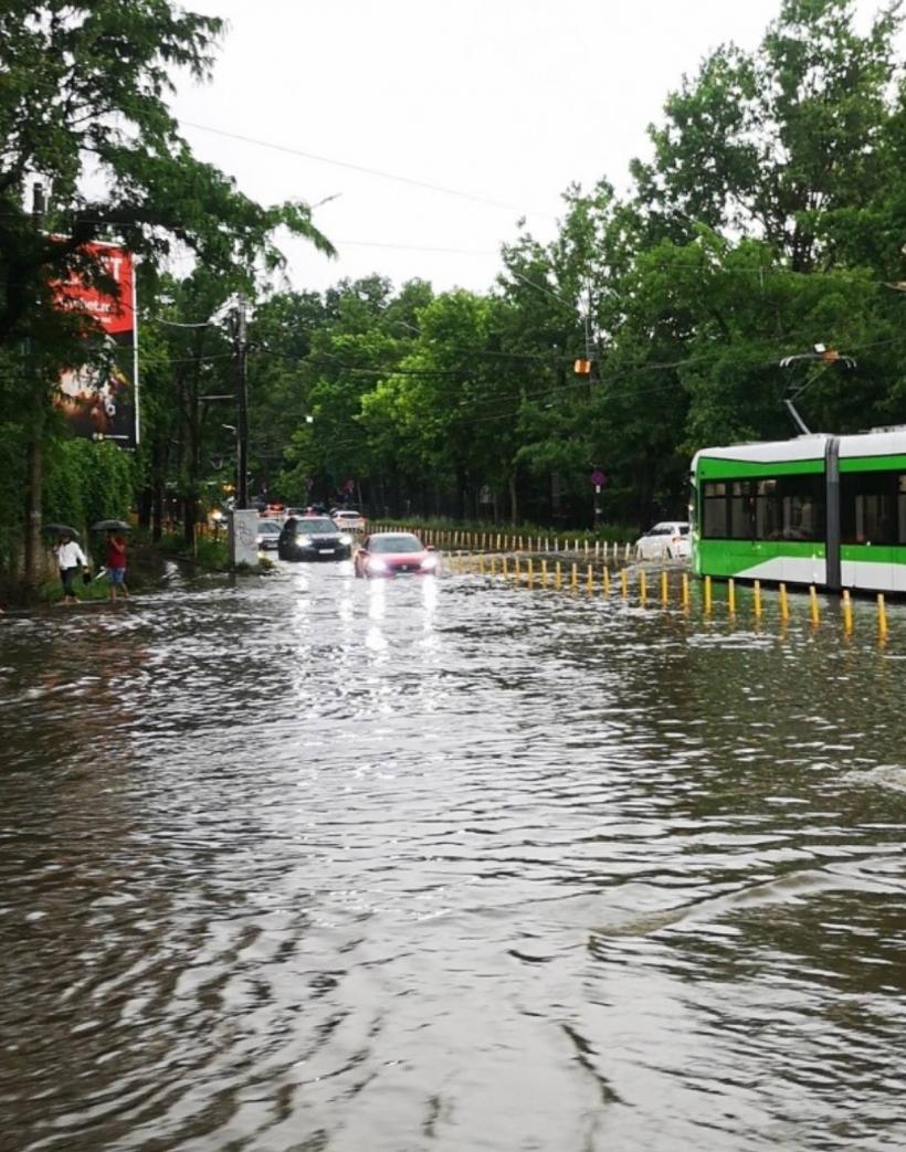 Ministrul Mediului: Ploaia de astăzi, din București, un fenomen istoric 18957844