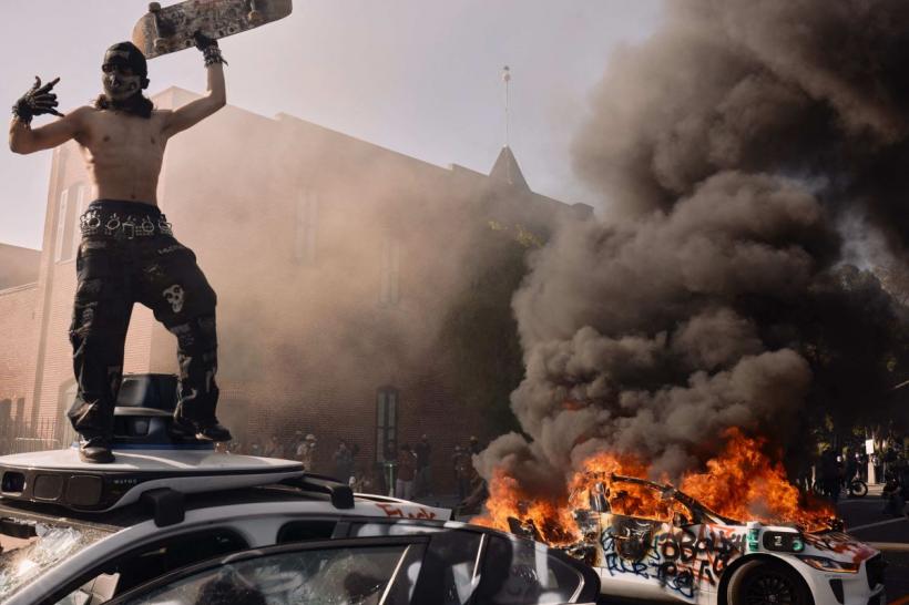 Administrația Trump trimite pușcași marini în Los Angeles 18957861