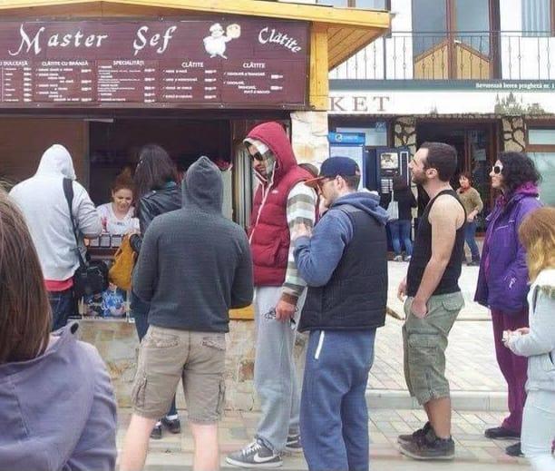 Magazinele funcționează ilegal în stațiuni, de un sfert de secol