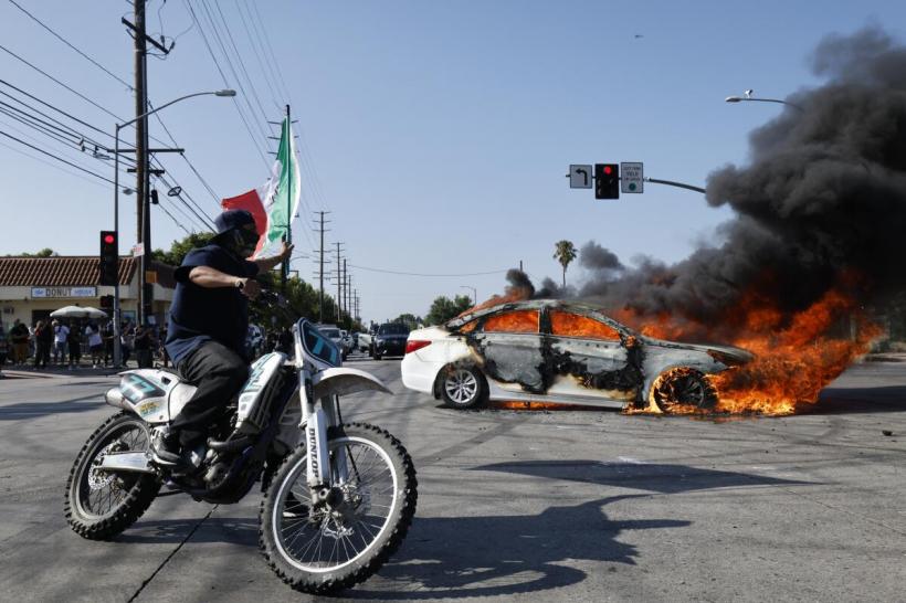Trump profită de protestele din Los Angeles pentru a regiza propriul spectacol 18957783