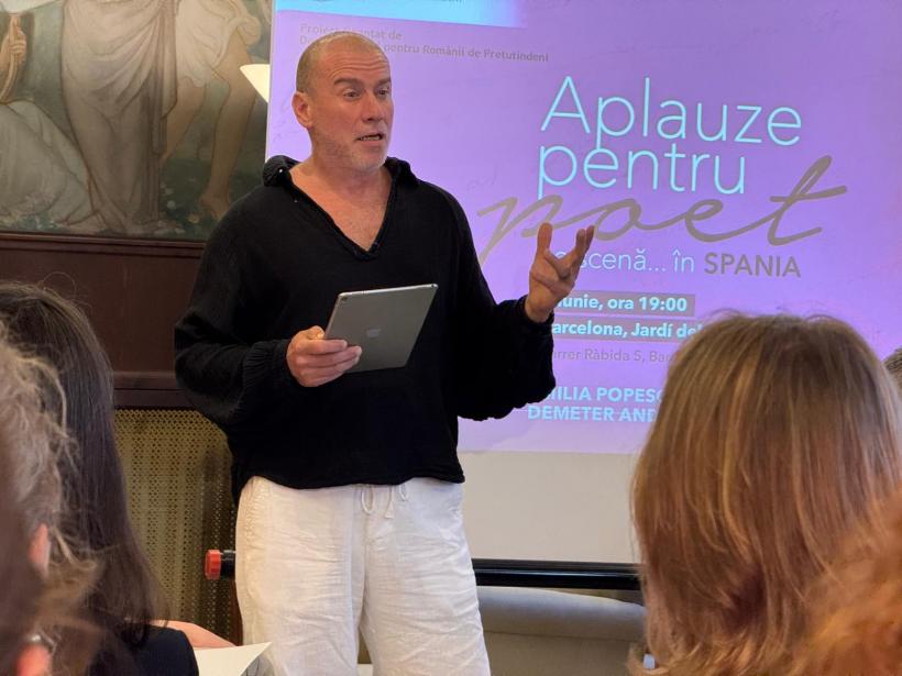 Aplauze pentru poet pe scenă...în Spania, cu actorii Emilia Popescu, Demeter András și pianistul Cătălin Răducanu, a impresionat românii din diaspora, la Barcelona, Madrid și Valencia 18958041
