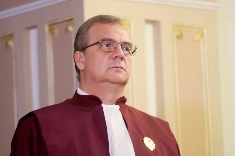 Mandatul judecătorului CCR Varga Attila expiră. Votul pentru numirea noului judecător în 25 iunie