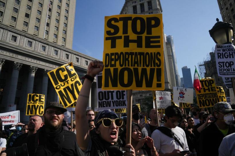 Protestele se extind în SUA: Mii de persoane au ieșit în stradă la New York împotriva lui Trump 18958092