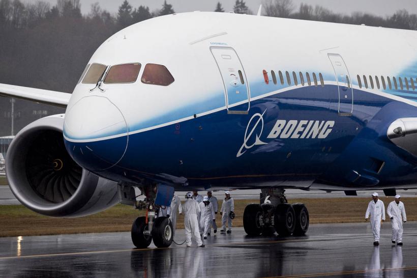 Acțiunile Boeing au scăzut cu 8% în urma prăbușirii avionului în India