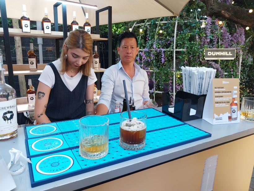 Povestea incredibilă a unui refugiat care a transformat ghinioanele în cel mai mare succes 18958528