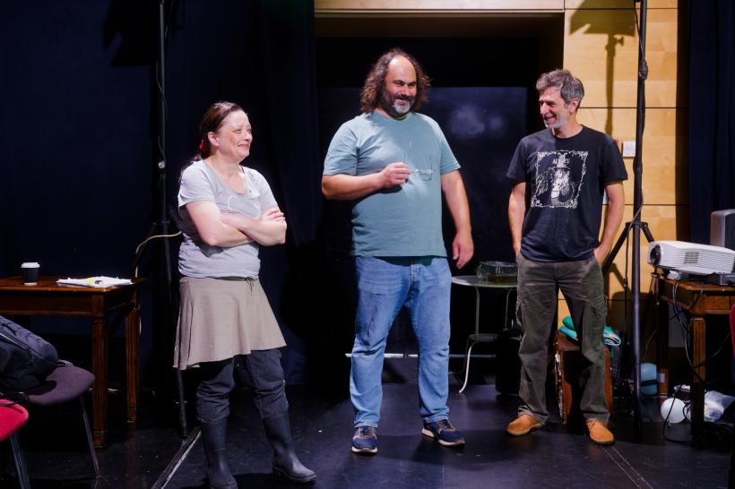 Premiera spectacolului de teatru independent „CEILALȚI”. Un demers teatral inedit și necesar, despre viețile unor oameni singuri, la marginea lumii 18958022