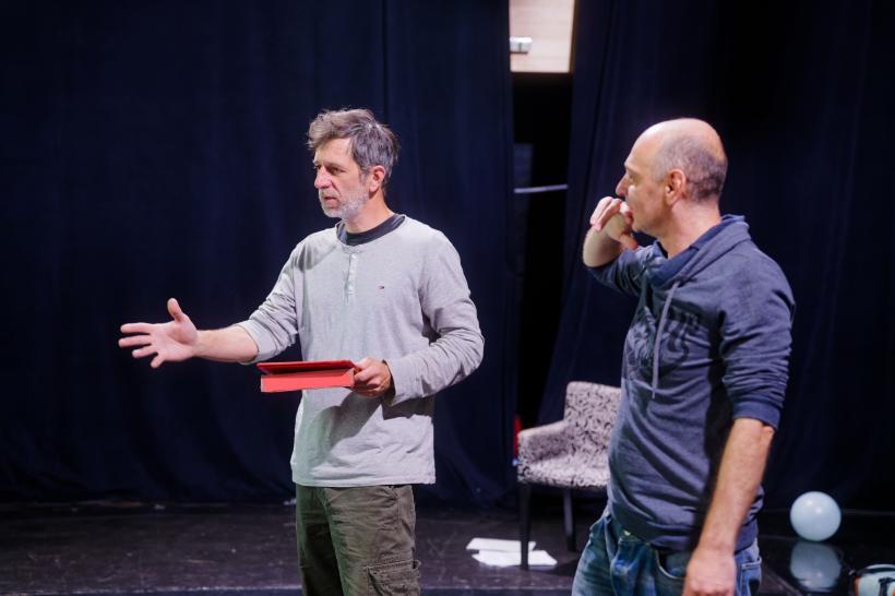 Premiera spectacolului de teatru independent „CEILALȚI”. Un demers teatral inedit și necesar, despre viețile unor oameni singuri, la marginea lumii 18958024